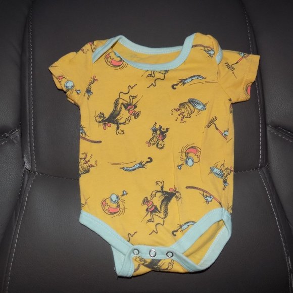 Dr Seuss Oh the Places You'll Go 2 PC Snap Tee's - Picture 4 of 5